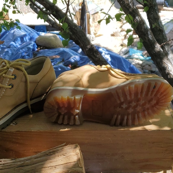 Boots/shoes - Picture 2 of 3